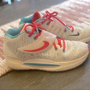 Nike basketball shoes womens size 9